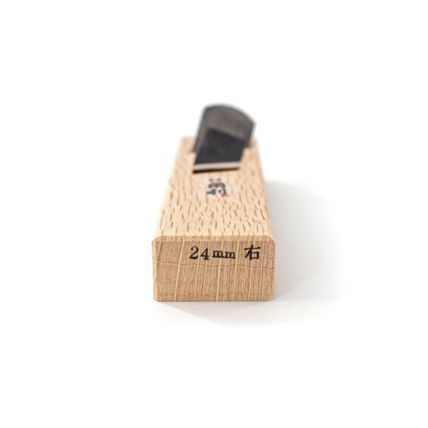 A shot of the plan at a lowered angle, showing the stamped "24 mm" text and "Right" Japanese text on the side. Made in Japan.